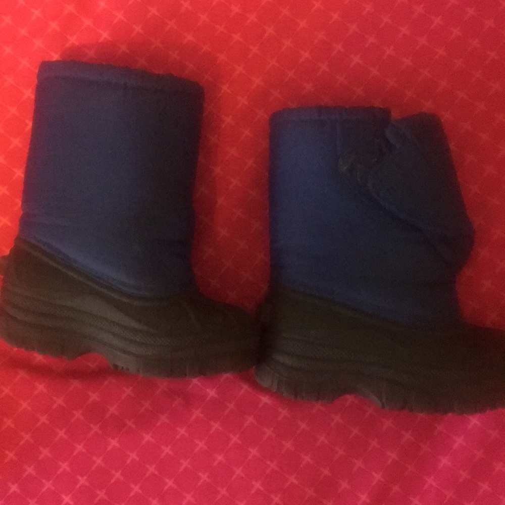 Snow boots